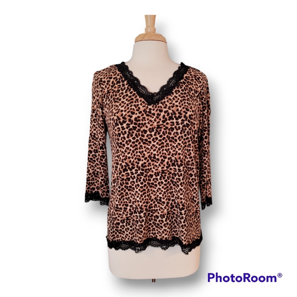 Rene Rofe Leopard Print PJ Stretcy PJ Top. Size M.